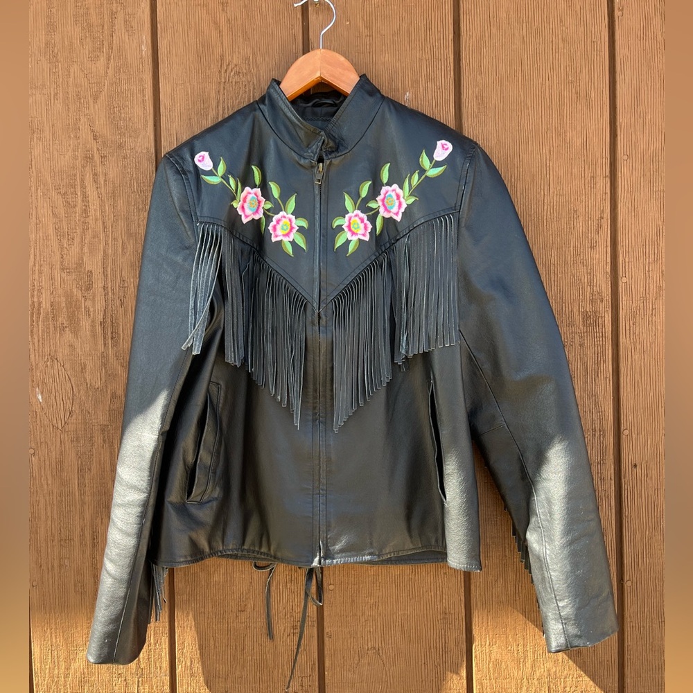 3B West By Tansmith 100% leather outer women’s motorcycle jacket with fringe EUC